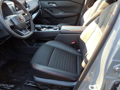 Used 2025 Nissan Rogue SV w/ Rock Creek Premium Package image 12