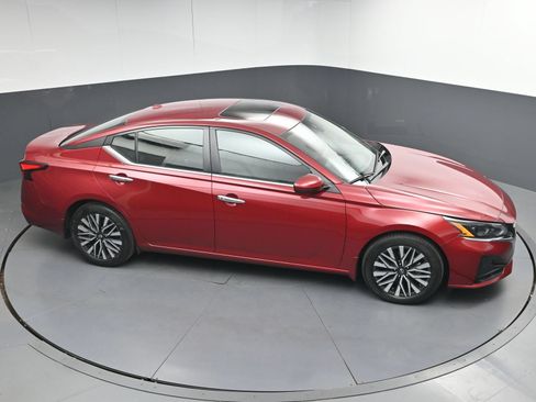 Certified 2024 Nissan Altima 2.5 SV w/ SV Premium Package FWD image 33