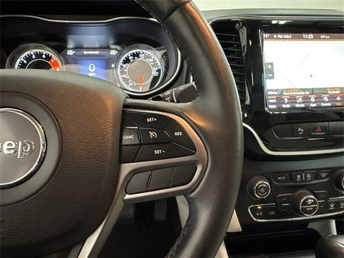 Used 2019 Jeep Cherokee Limited w/ Trailer Tow Group image 16