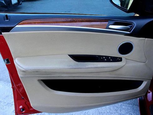 Used 2012 BMW X5 M image 7