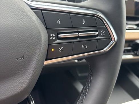 New 2026 Chevrolet Equinox ACTIV w/ Convenience Package III AWD/4WD image 24
