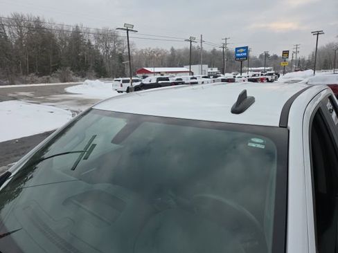 Used 2020 Chevrolet Silverado 1500 Custom w/ Custom Value Package image 32