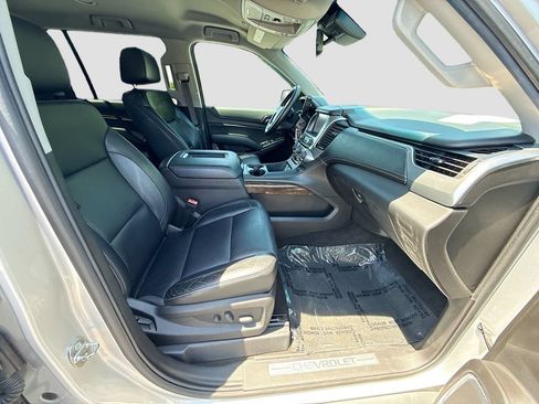 Used 2017 Chevrolet Suburban LT AWD/4WD image 33