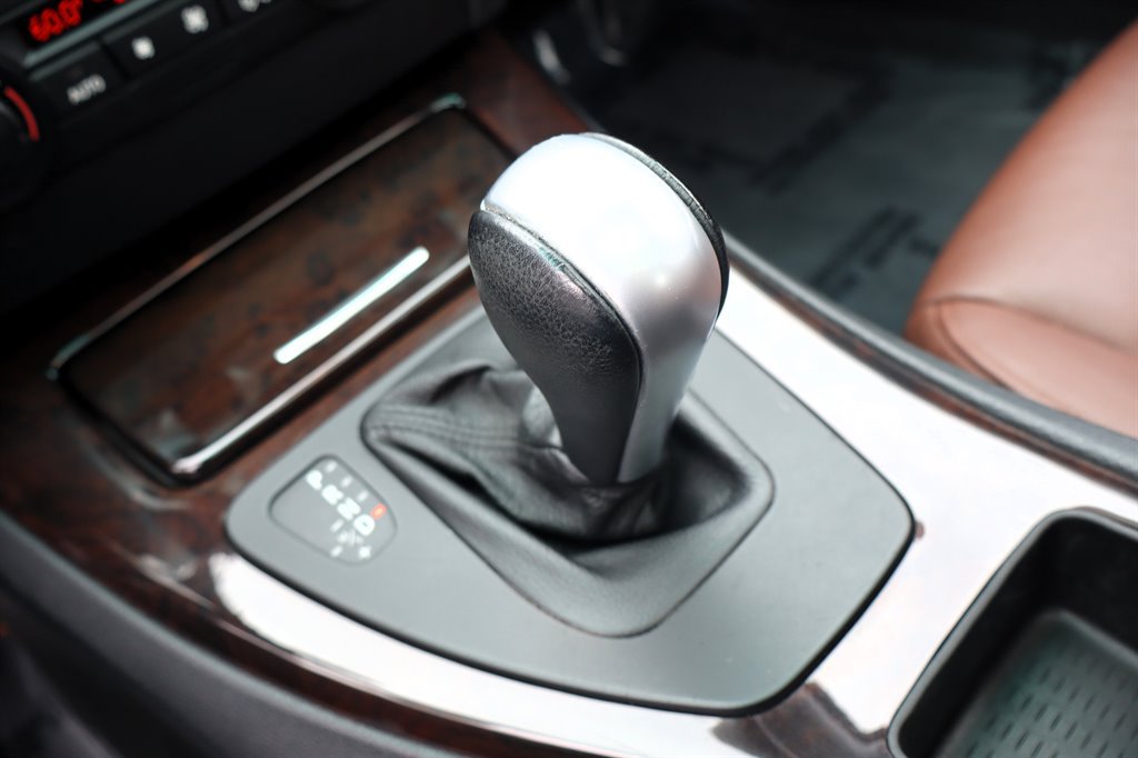 Used 2006 BMW 325i Sedan RWD image 25