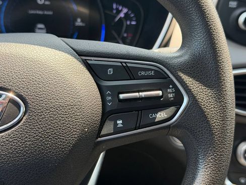 Used 2019 Hyundai Santa Fe SEL AWD/4WD image 16