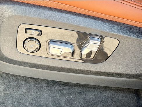 New 2026 BMW ALPINA XB7 AWD/4WD image 24