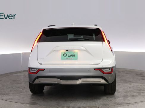 Used 2023 Kia Niro Wave w/ Wave Preserve Package FWD image 15
