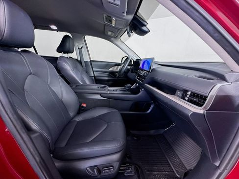 Used 2024 Toyota Grand Highlander Limited image 31