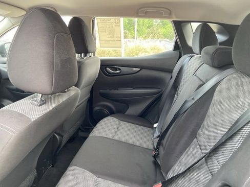 Used 2020 Nissan Rogue Sport SV image 17