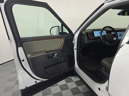 Used 2023 Rivian R1S Adventure AWD/4WD image 16