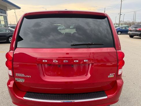 Used 2014 Dodge Grand Caravan SXT FWD image 18