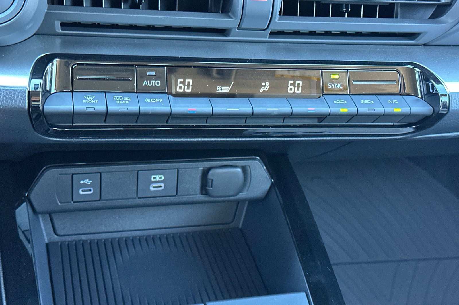 New 2027 Toyota Prius LE FWD image 19