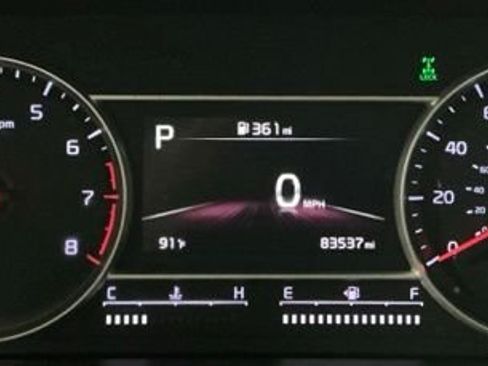 Used 2021 Kia Sorento S w/ Panoramic Sunroof Package AWD/4WD image 17