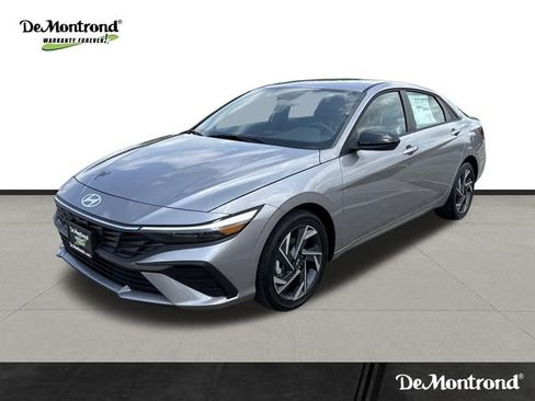 New 2025 Hyundai Elantra SEL FWD image 1