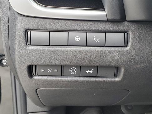 Certified 2025 Nissan Rogue SL w/ SL Premium Package image 21