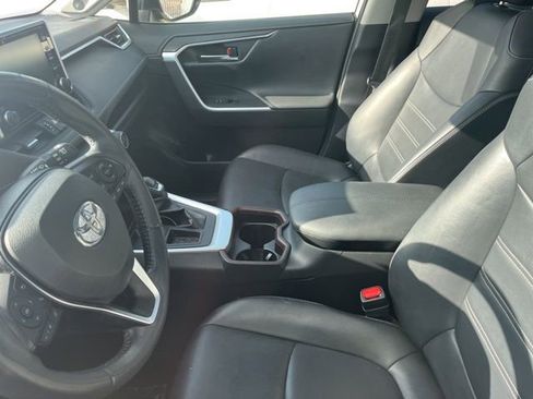 Used 2019 Toyota RAV4 Limited w/ Advanced Technology Package image 5