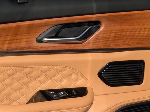 Used 2024 Jeep Grand Cherokee Summit image 31