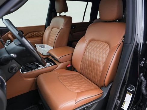 Used 2024 INFINITI QX80 Sensory w/ Cargo Package image 10