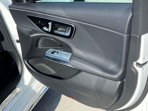 Used 2025 Mercedes-Benz E 350 Sedan image 14