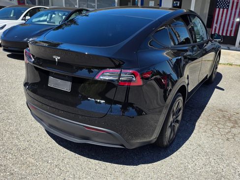 Used 2025 Tesla Model Y Long Range AWD/4WD image 5