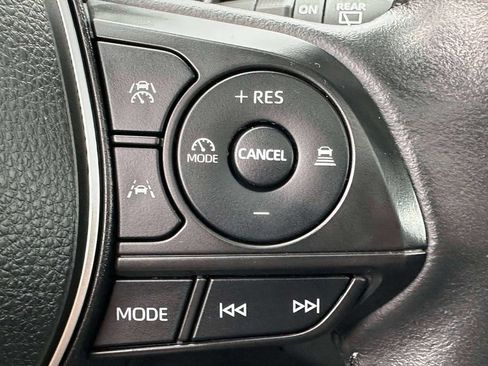 Used 2023 Toyota Corolla Cross XLE w/ Convenience Package AWD/4WD image 21