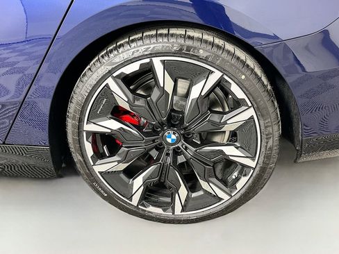 New 2026 BMW 550e xDrive w/ Executive Package image 23