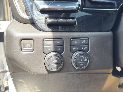 Used 2024 Chevrolet Silverado 3500 High Country w/ High Country Premium Package AWD/4WD image 18