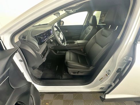 Used 2025 Nissan Murano SV AWD/4WD image 13