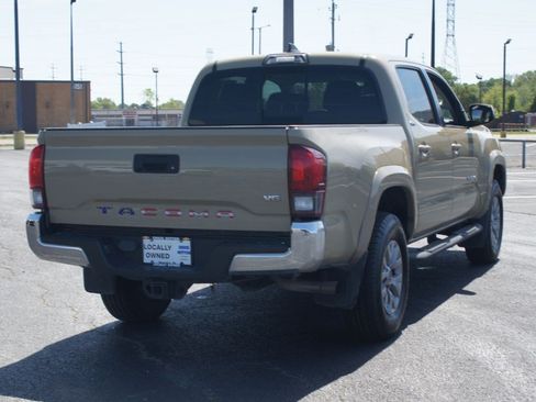 Used 2019 Toyota Tacoma SR5 RWD image 18