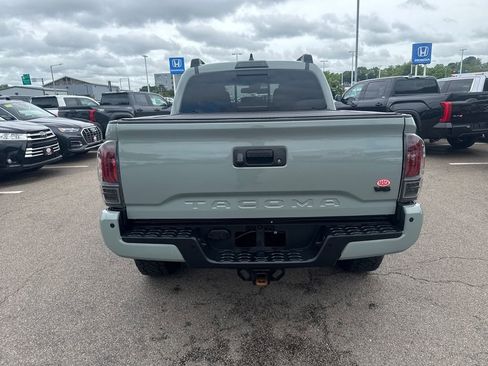Used 2022 Toyota Tacoma TRD Off-Road w/ Technology Package AWD/4WD image 6
