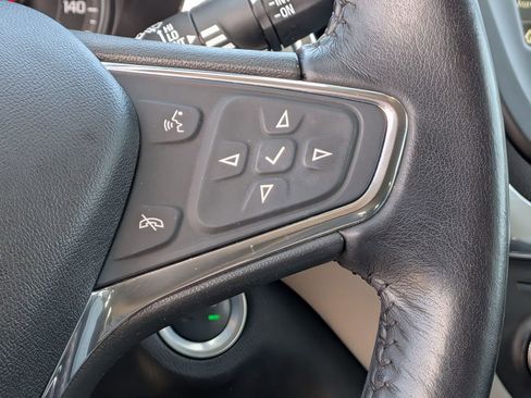 Used 2019 Chevrolet Equinox LT FWD image 17
