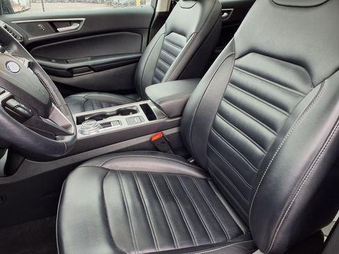 Used 2023 Ford Edge SEL w/ Convenience Package image 3