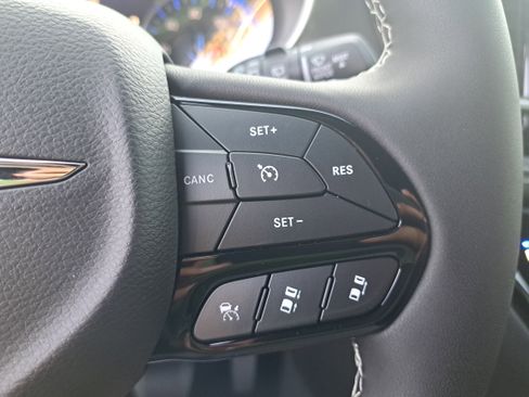 New 2026 Chrysler Pacifica Select image 12