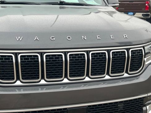 Used 2022 Jeep Wagoneer Series II w/ Premium Group I AWD/4WD image 4