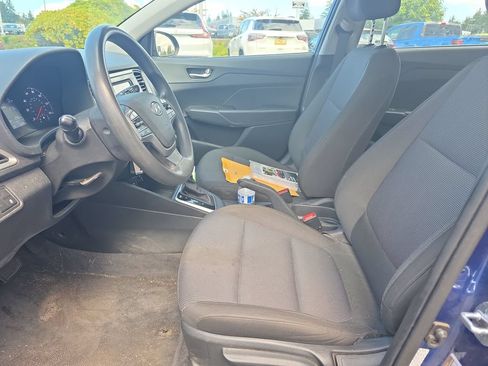 Used 2021 Hyundai Accent SE FWD image 4