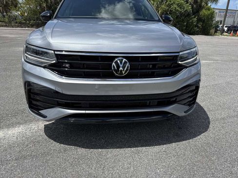 Certified 2023 Volkswagen Tiguan SE R-Line FWD image 17