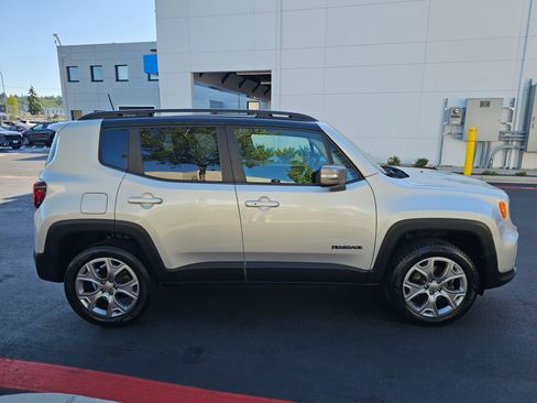 Used 2019 Jeep Renegade Limited w/ UConnect 8.4 Nav Group AWD/4WD image 8