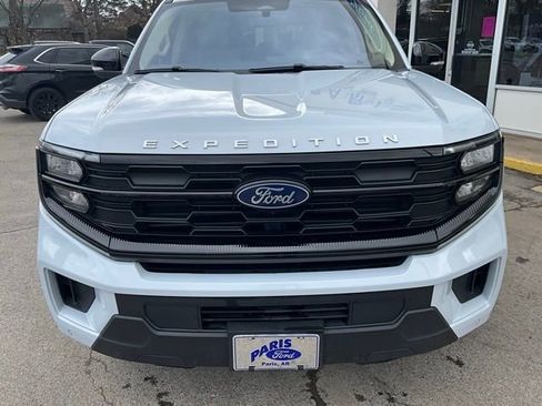 Used 2025 Ford Expedition Active AWD/4WD image 6
