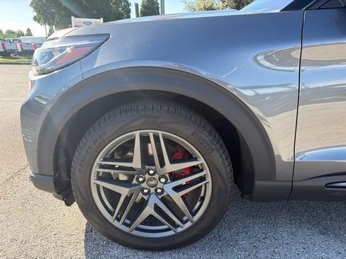Used 2025 Ford Explorer ST w/ Sun And Sound Package RWD image 9