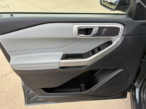 Certified 2022 Ford Explorer XLT w/ Equipment Group 202A image 23