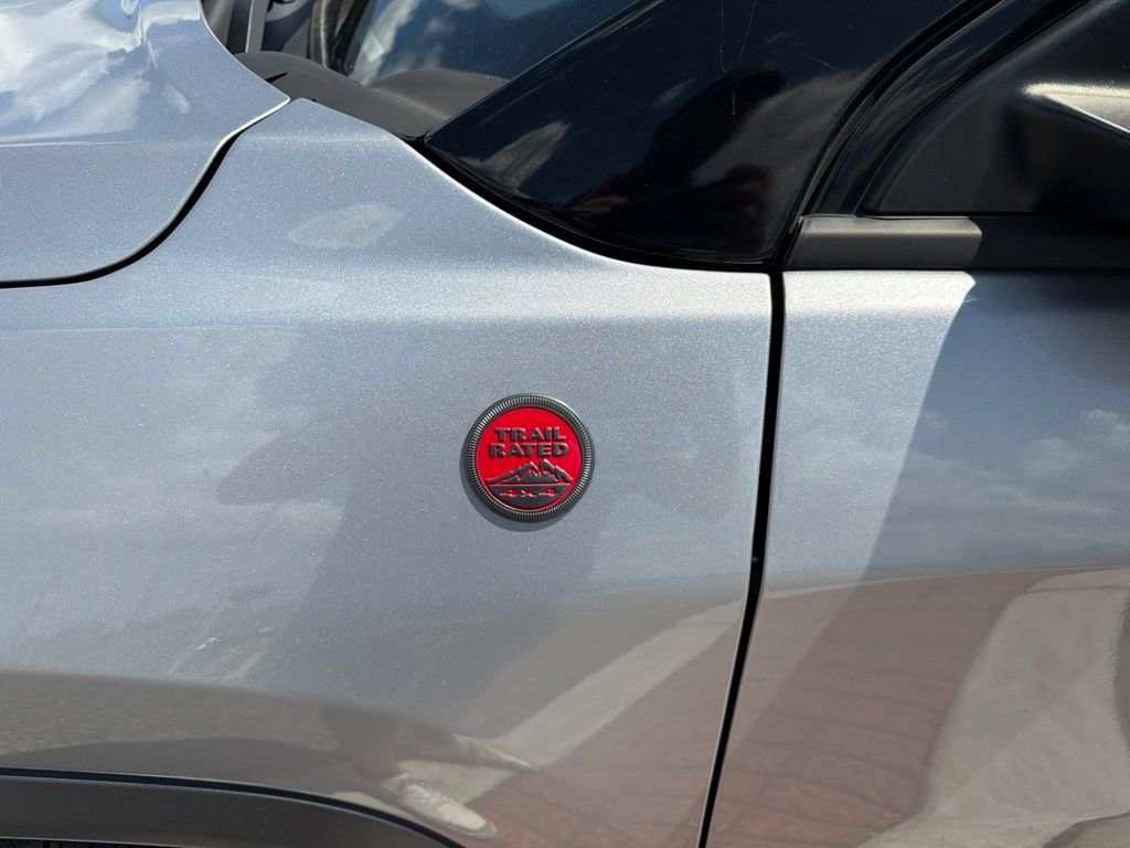 Used 2023 Jeep Compass Trailhawk AWD/4WD image 15