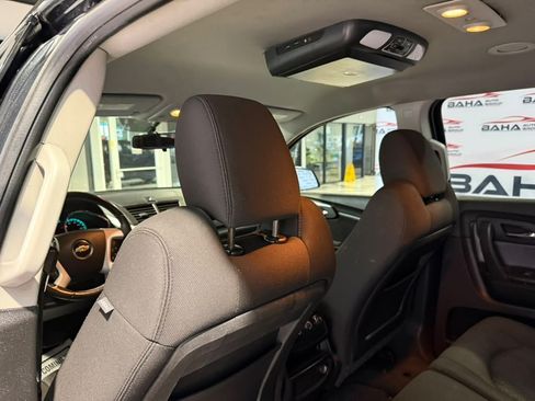 Used 2012 Chevrolet Traverse LT FWD image 34