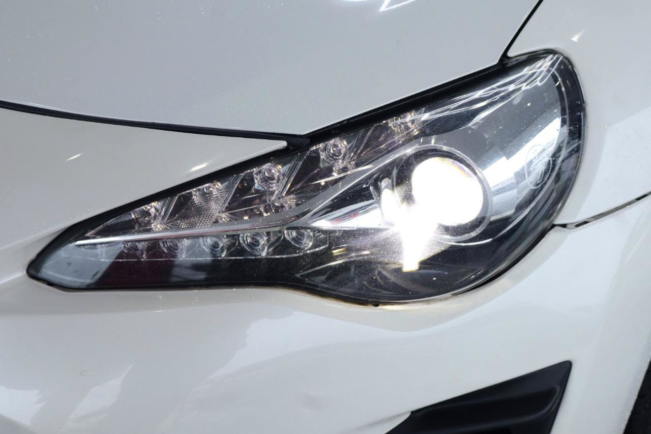 Used 2017 Toyota 86 RWD image 15