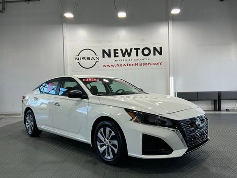 Used 2025 Nissan Altima 2.5 S image 38