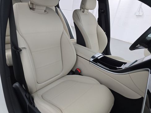 New 2026 Mercedes-Benz C 300 4MATIC Sedan image 10