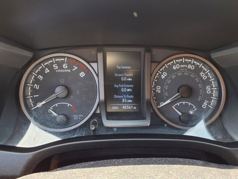 Used 2021 Toyota Tacoma TRD Off-Road w/ Technology Package AWD/4WD image 15
