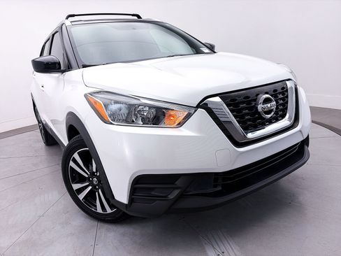 Used 2019 Nissan Kicks SV w/ Exterior Package FWD image 3