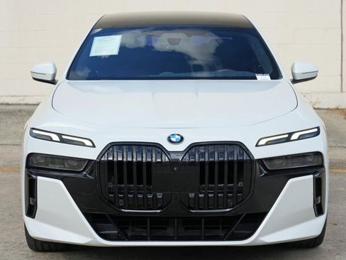Used 2023 BMW 740i RWD image 59