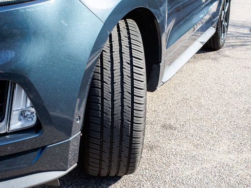 Certified 2022 Ford Edge ST w/ Equipment Group 401A image 9