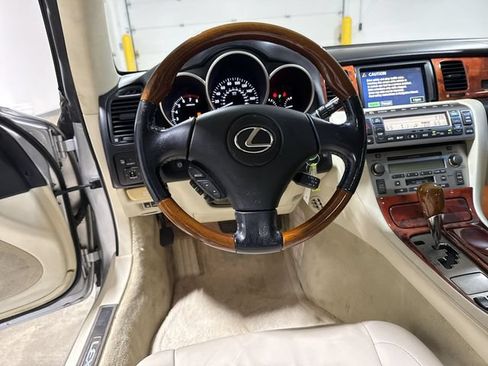 Used 2007 Lexus SC 430 Convertible RWD image 11
